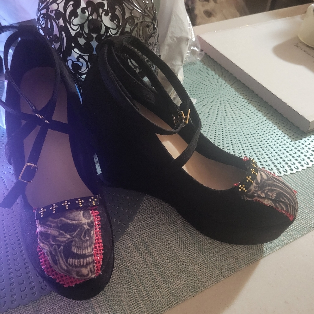 Gothic Hand Design Halloween shoes  By Mariah